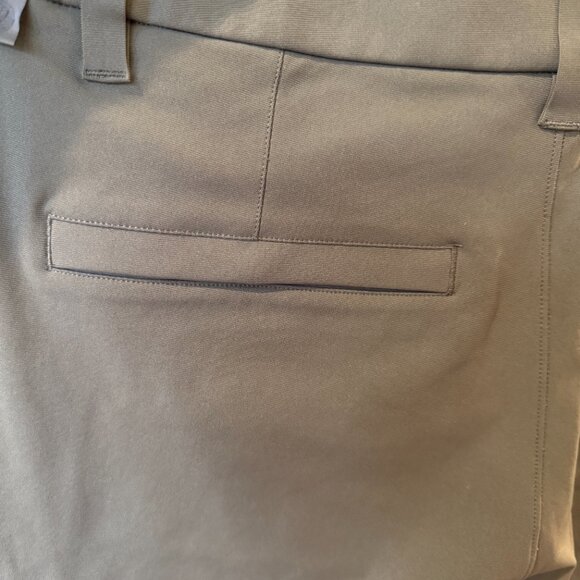 Lululemon Commission Classic-Fit Short 9" Warpstreme Color Grey Sage Size 30 - Picture 6 of 7